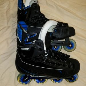 Roller hockey skates